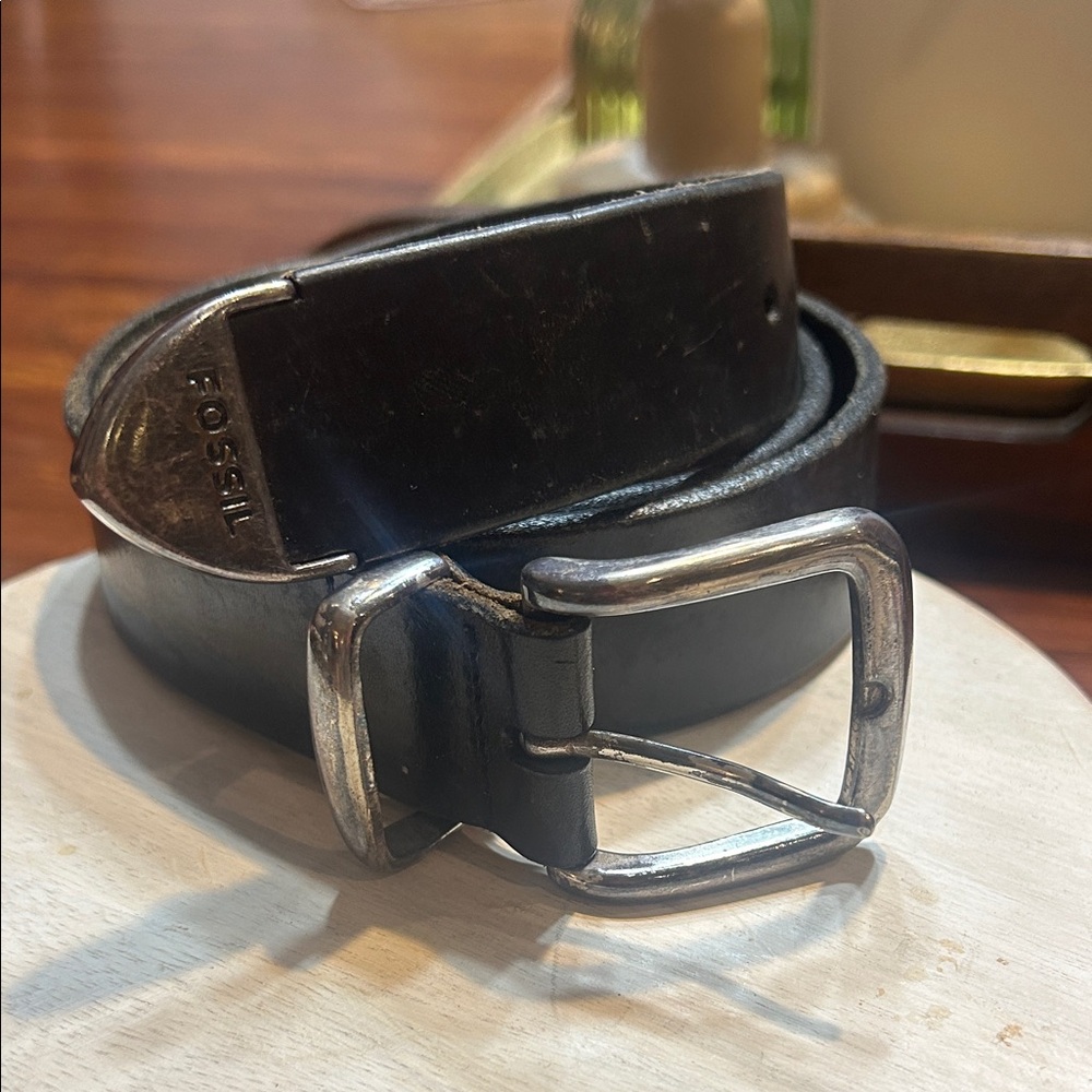 Vintage Men's Black Leather Fossil Belt Sz 95/38